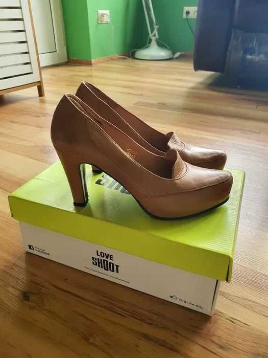 Czółenka Shoot 38 skórzane