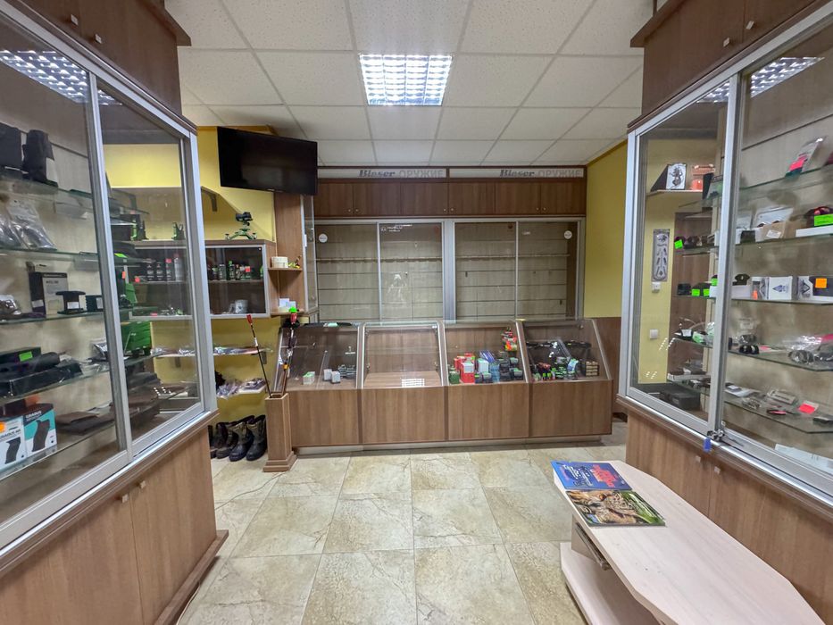 Продаж магазину навпроти Епіцентру