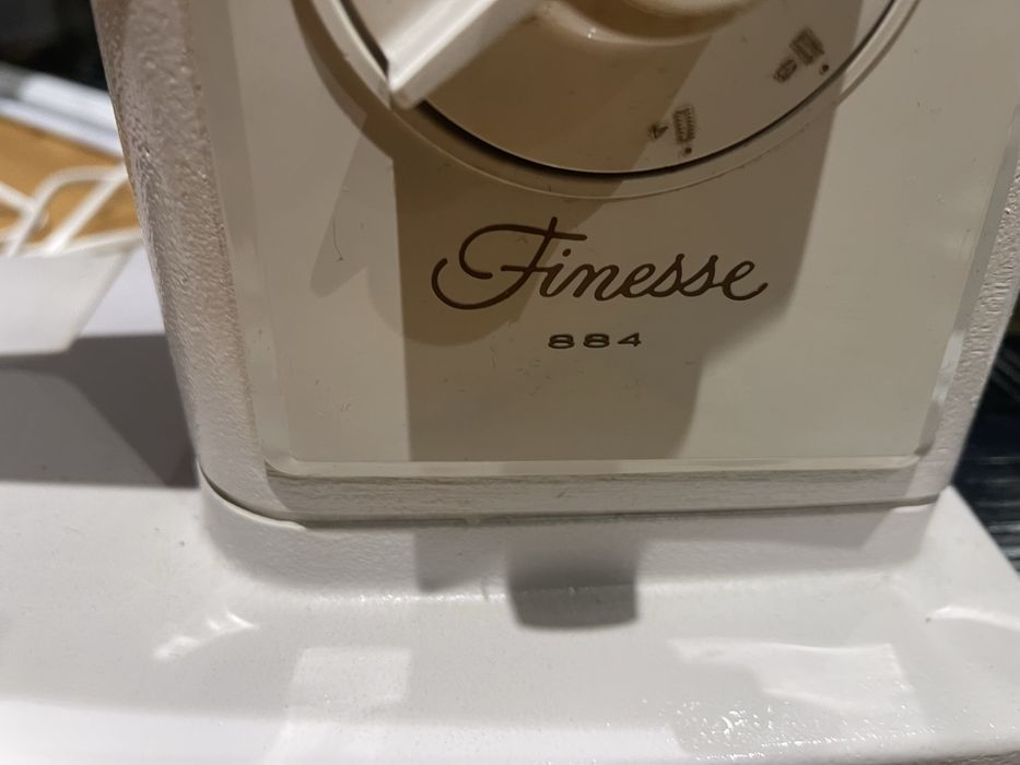 Maszyna do szycia Łucznik Finesse