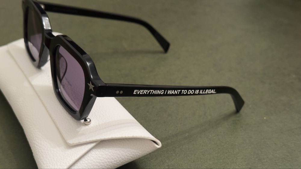 Сонцезахисні окуляри Pleasures x Akila