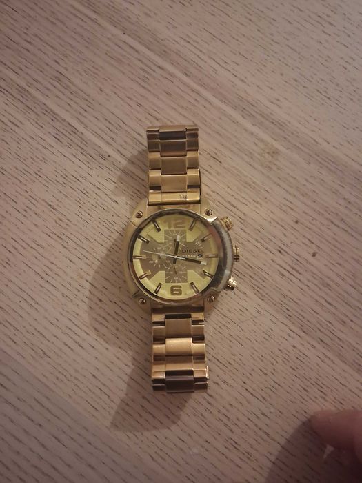 Relogio Diesel dourado