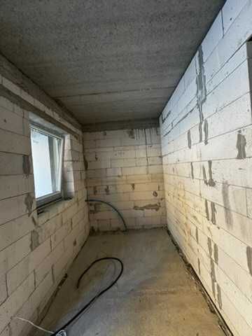 Продається 4 кім. квартира в м. Яремче (паркрмісце, власне подвір`я)