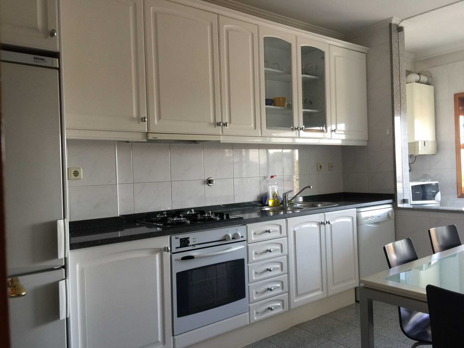 Quarto individual junto ao Amial/ Colégio Luso Francês