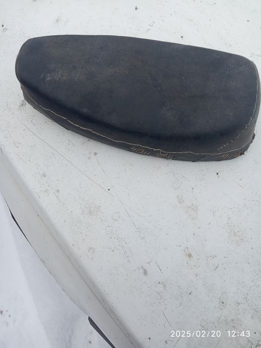Продається сидіння з мопеда Карпати