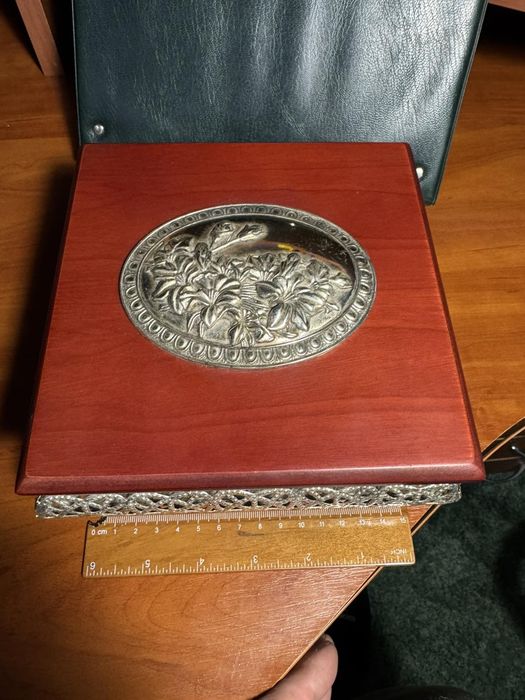 Шкатулка очень красивая!