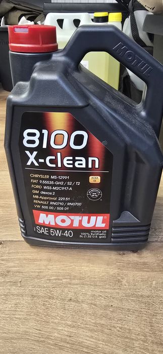 Olej 5w40 motul 8100 X-clean