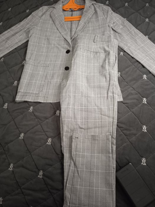 Чоловічий стильний костюм