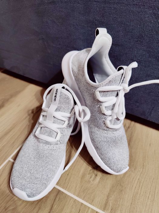 Жіночі кросівки adidas