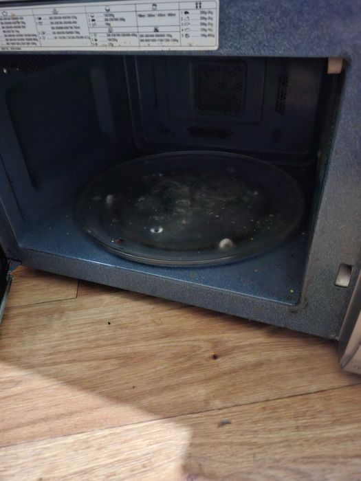 Микроволновая печь Samsung C105AFR Не греет.