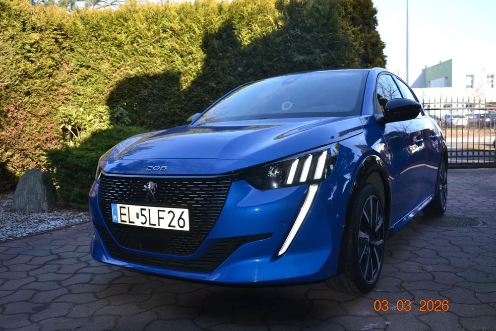 Peugeot 208 Wersja GT jasne fotele alcantara, parktroniki przód tył