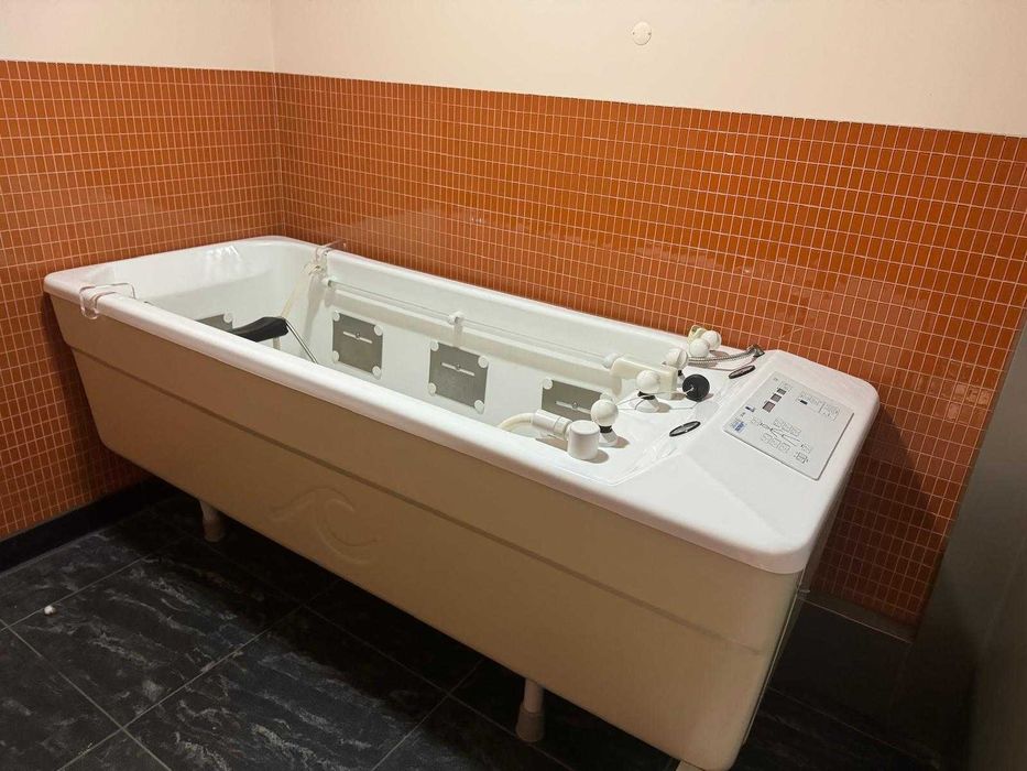 Banheira de Massagem Subaquática