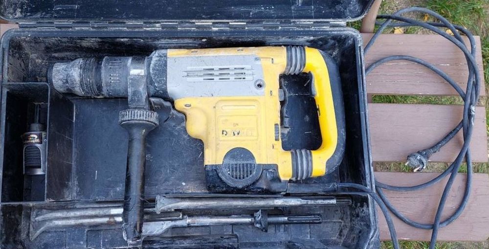 (Reserwacja)Młot udarowy DeWalt D25701-QS