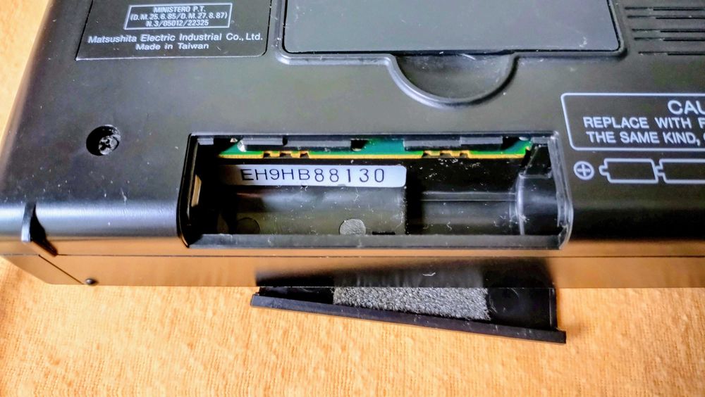 Radio Portatil Panasonic RF-B11 12 Bandas