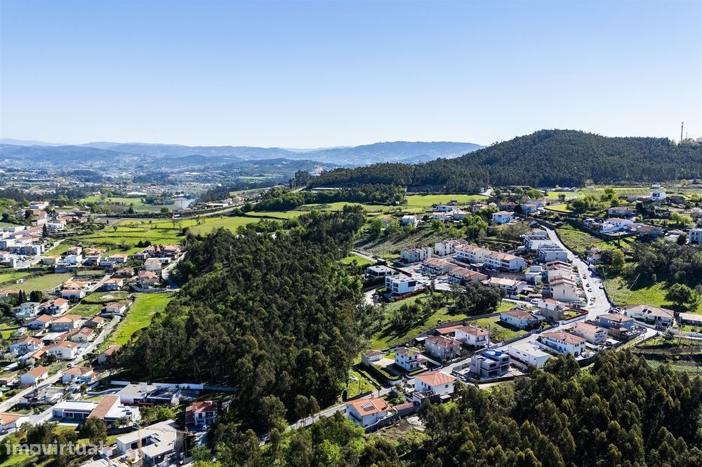 Lote de Terreno com Projeto Aprovado para Construção de Moradia