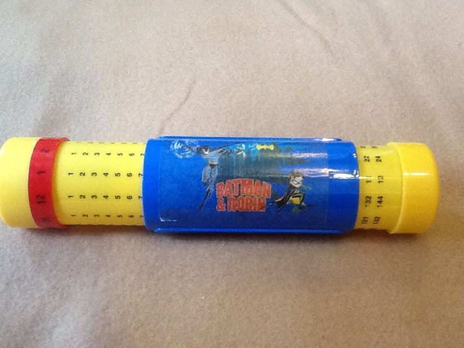 Пенал пластмассовый новый с таблицей умножения !