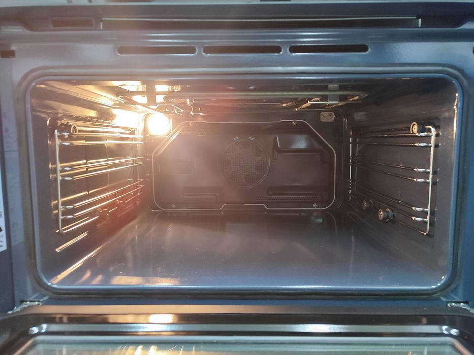 Вбудована духовка з функцією мікрохвильовки Grundig Нова!