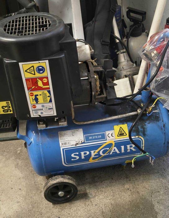 Kompresor uszkodzony do naprawy lub na części