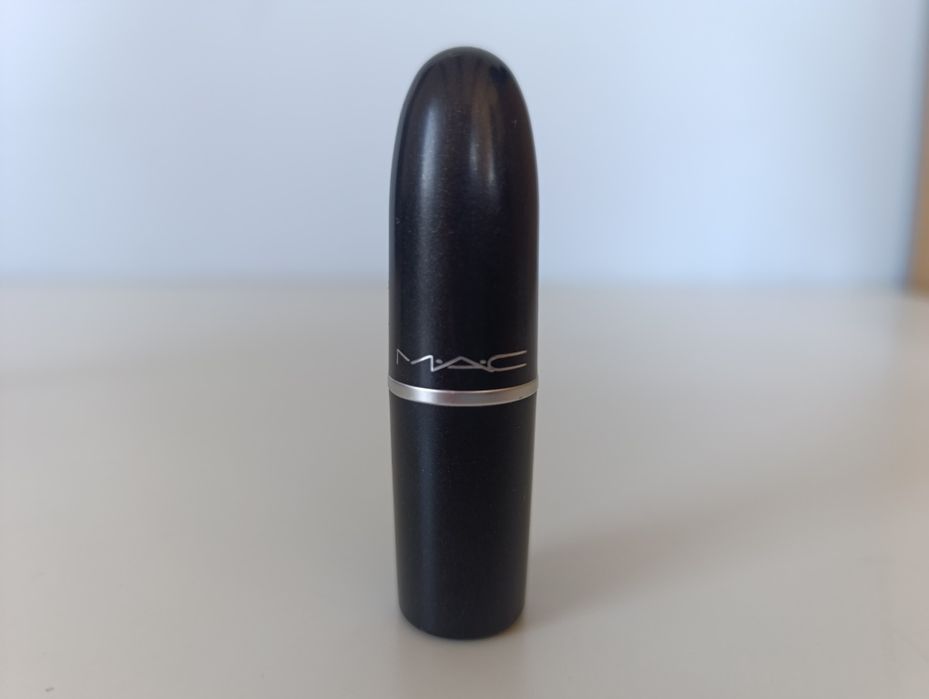 Pomadka szminka Mac Consensual