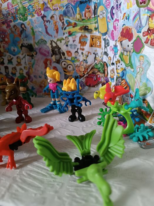 Игрушки Kinder Surprise Единорожки и др.