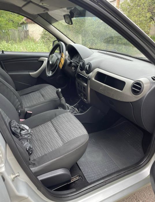 Renault Logan 2012 год  1.5 дизкль