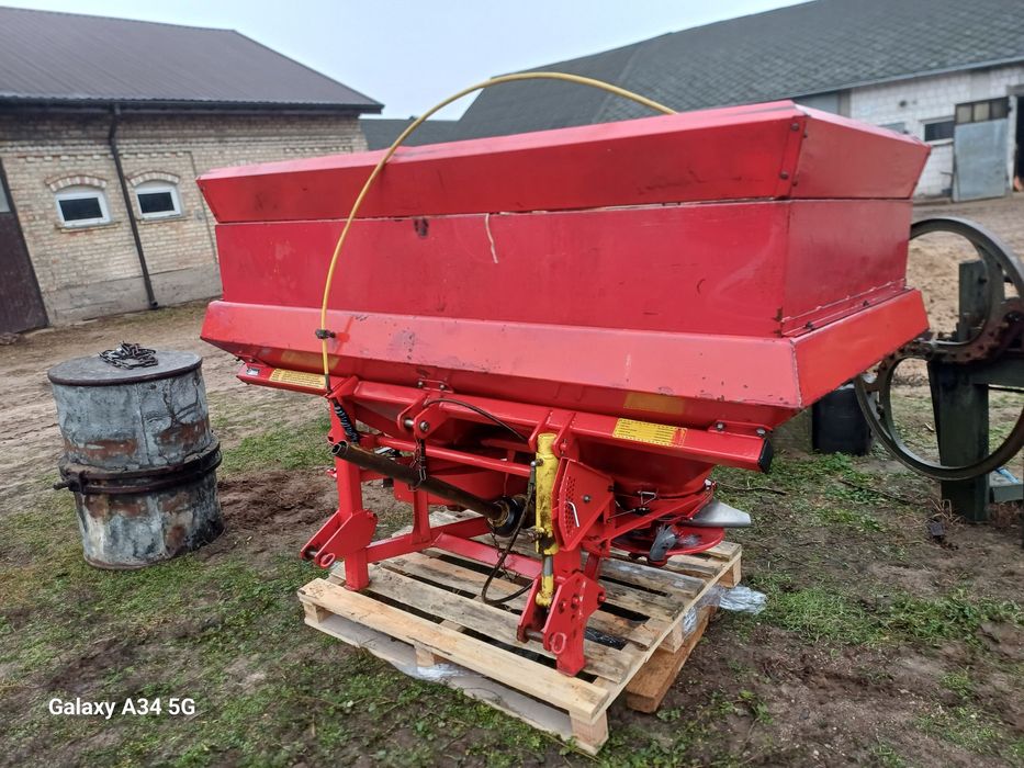 Rozsiewacz siewnik nawozów Lely 1200l