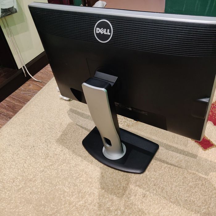 Монитор Dell Ultrasharp U2412M