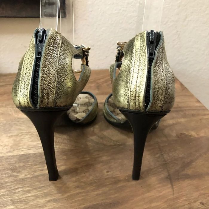 Sandálias de salto Y2K Gucci Tom Ford 2004 Dragon
