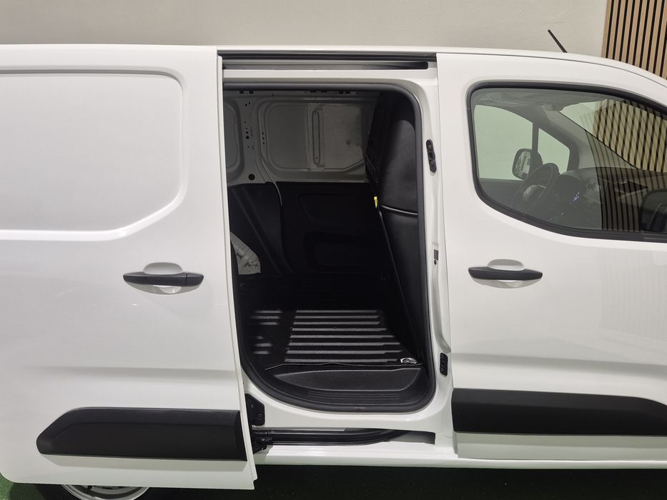 Citroen Berlingo - 110.000KM - 2021 | GARANTIA | NACIONAL - 3 LUG