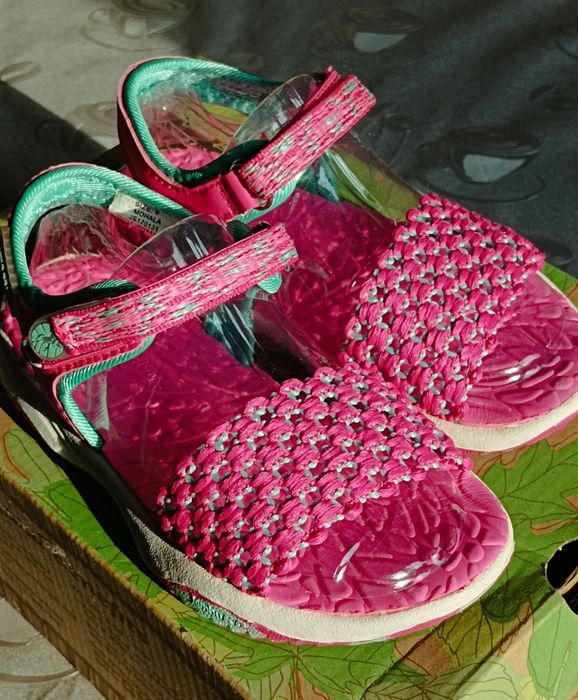 Продаю Дуже гарні та стильні дитячі сандалі Jumbu KD US 9, EU 26