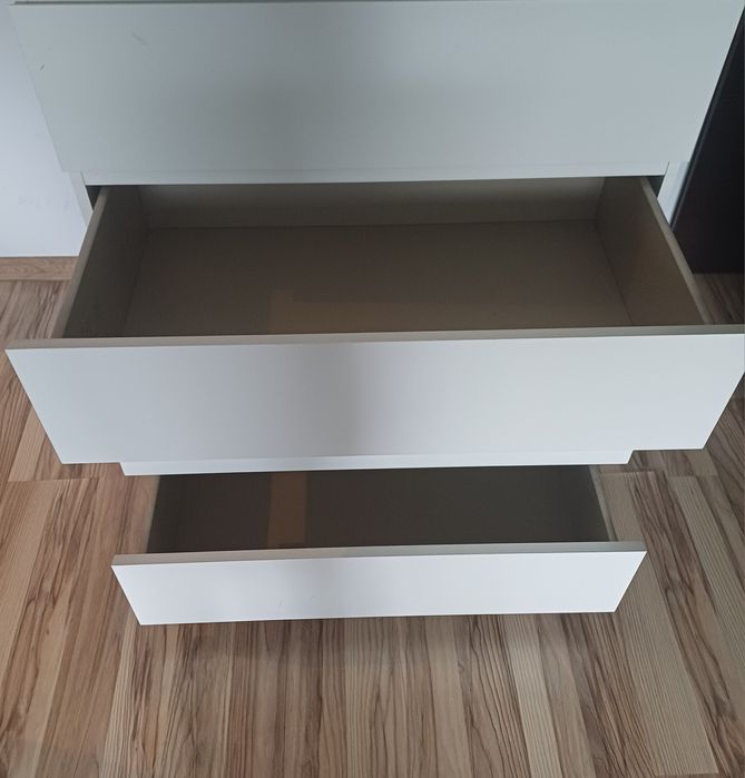 Biała komoda z Ikea
