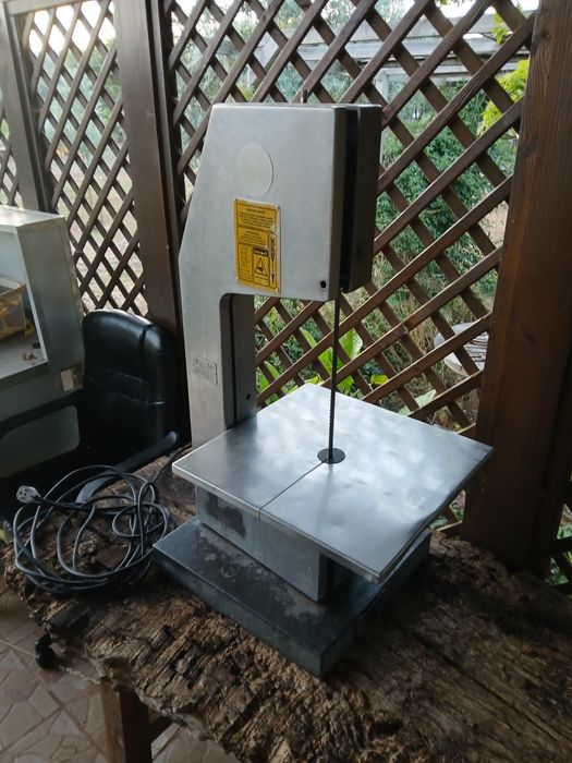 Máquina serra-ossos