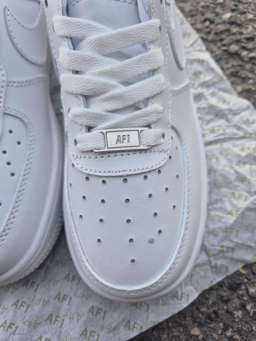 Кросівки NIKE AIR FORCE 1 LOW розмір 39