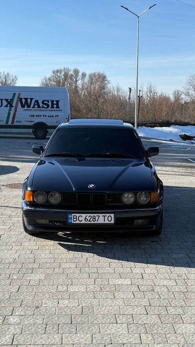 Продам BMW E32 735I