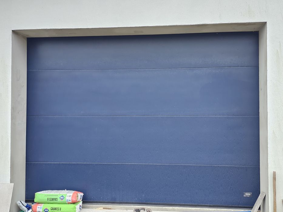 Brama garażowa panelowa TOR Rezerwacja