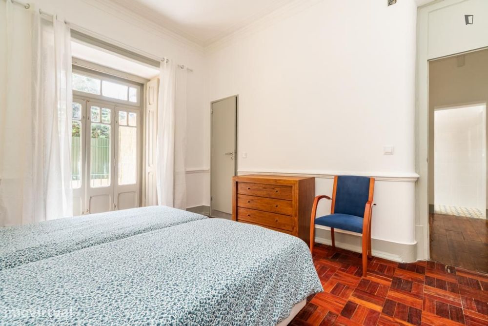 Quarto - localizado em Arroios Lisbon