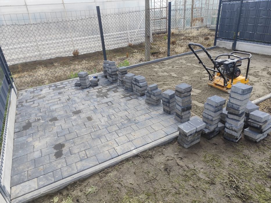 Prace brukarskie /układanie kostki