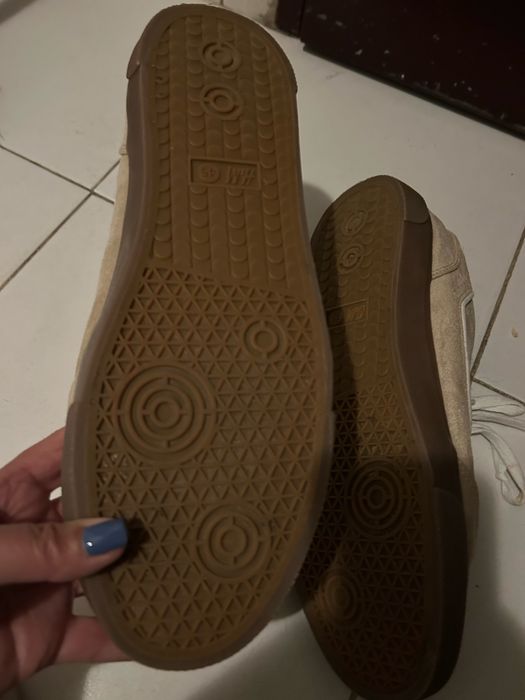 Tenis H&M novos creme e branco numero 45.