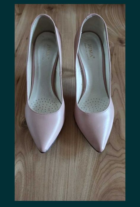 Szpilki pudrowy róż roz. 35