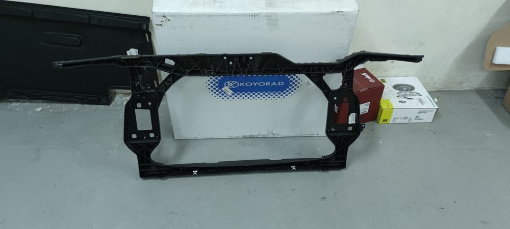 Панель передня AUDI A4 B8