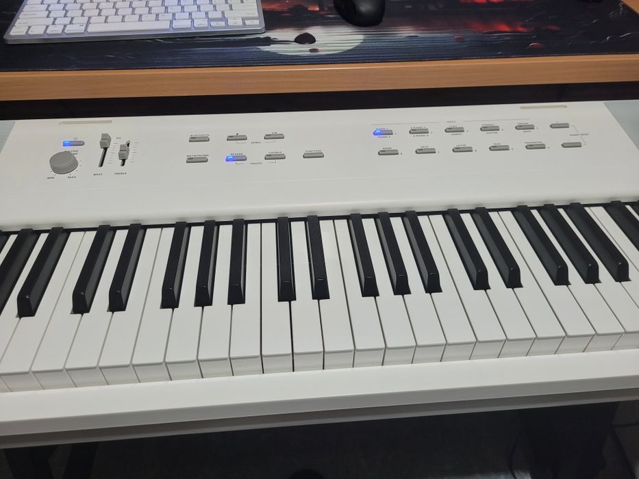 Piano digital Kurzweil Kae1, 88 teclas.