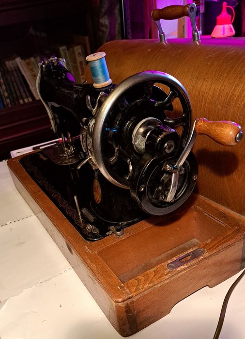 Рарітетна швейна машинка ПМЗ