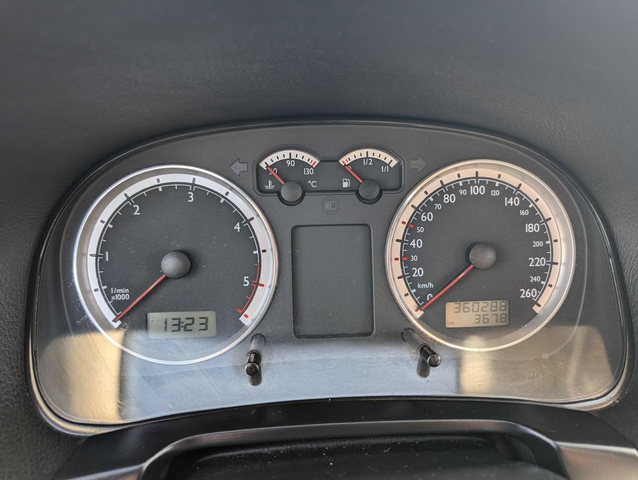 Golf 1.9 revisado em ótimo estado!