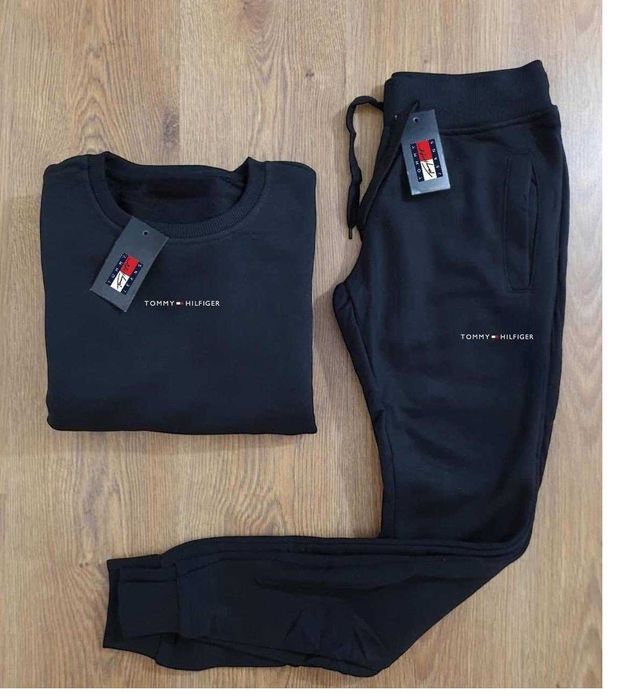 L-Czarny damski dres.