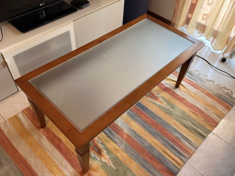 Mesa de Centro em Madeira e Vidro Fosco