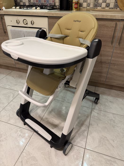 Siesta Follow Me Peg-Perego стільчик для годування-шезлонг