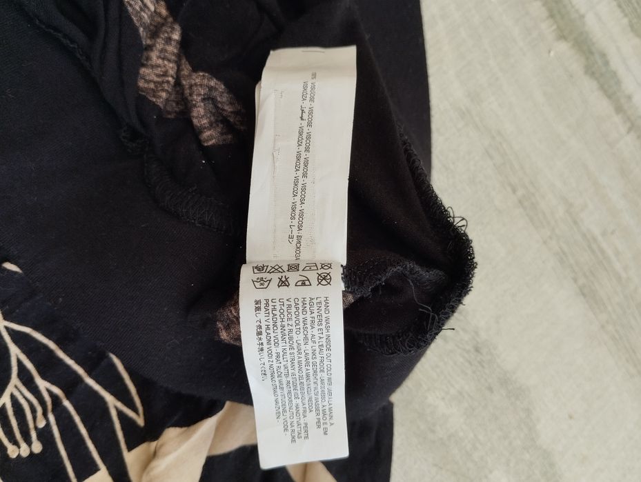Продам спідницю з еластичним поясом від бренду DESIGUAL (Іспанія).