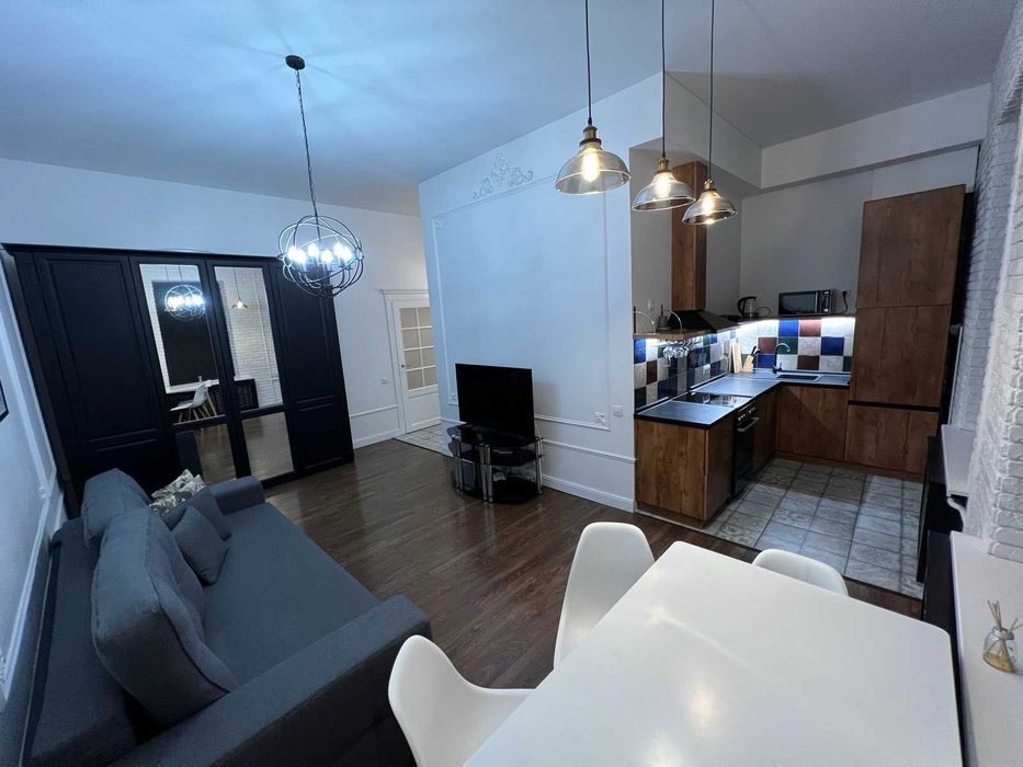 1к ВИП Центр Прорезная метро Золотые ворота,Театральная Подобово