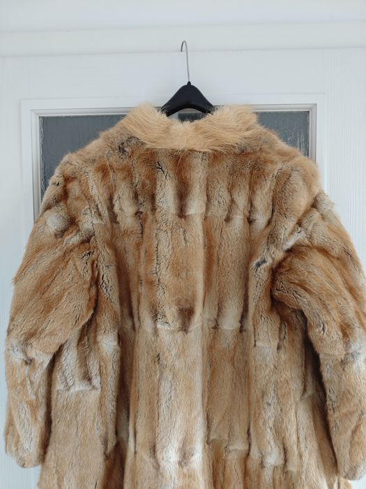 Eleganckie Futro Vintage z Piżmaka z Kołnierzem z Lisa – Stan Idealny