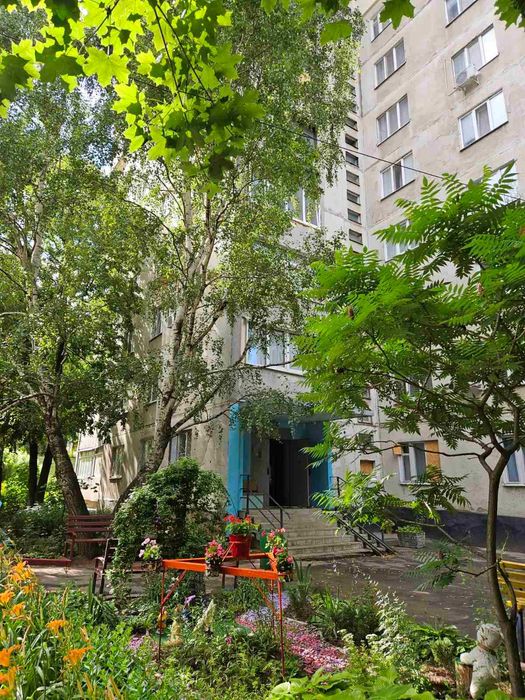 Продаж 2 к. квартири Залютино 10 хв. Холодна Гора