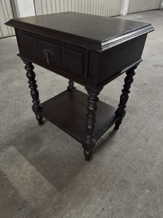 Mesinha de cabeceira